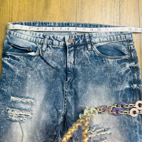 BlankNYC Acid Wash Jeans - Picture 8 of 8